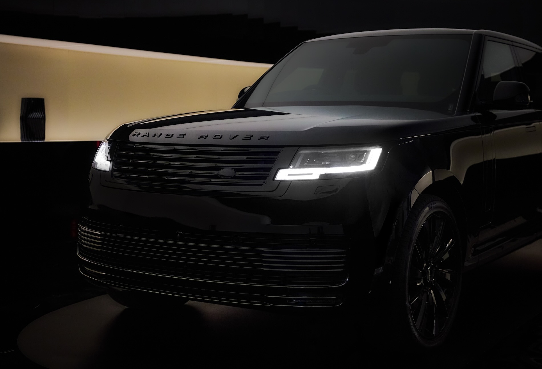 Range-Rover-2.jpeg